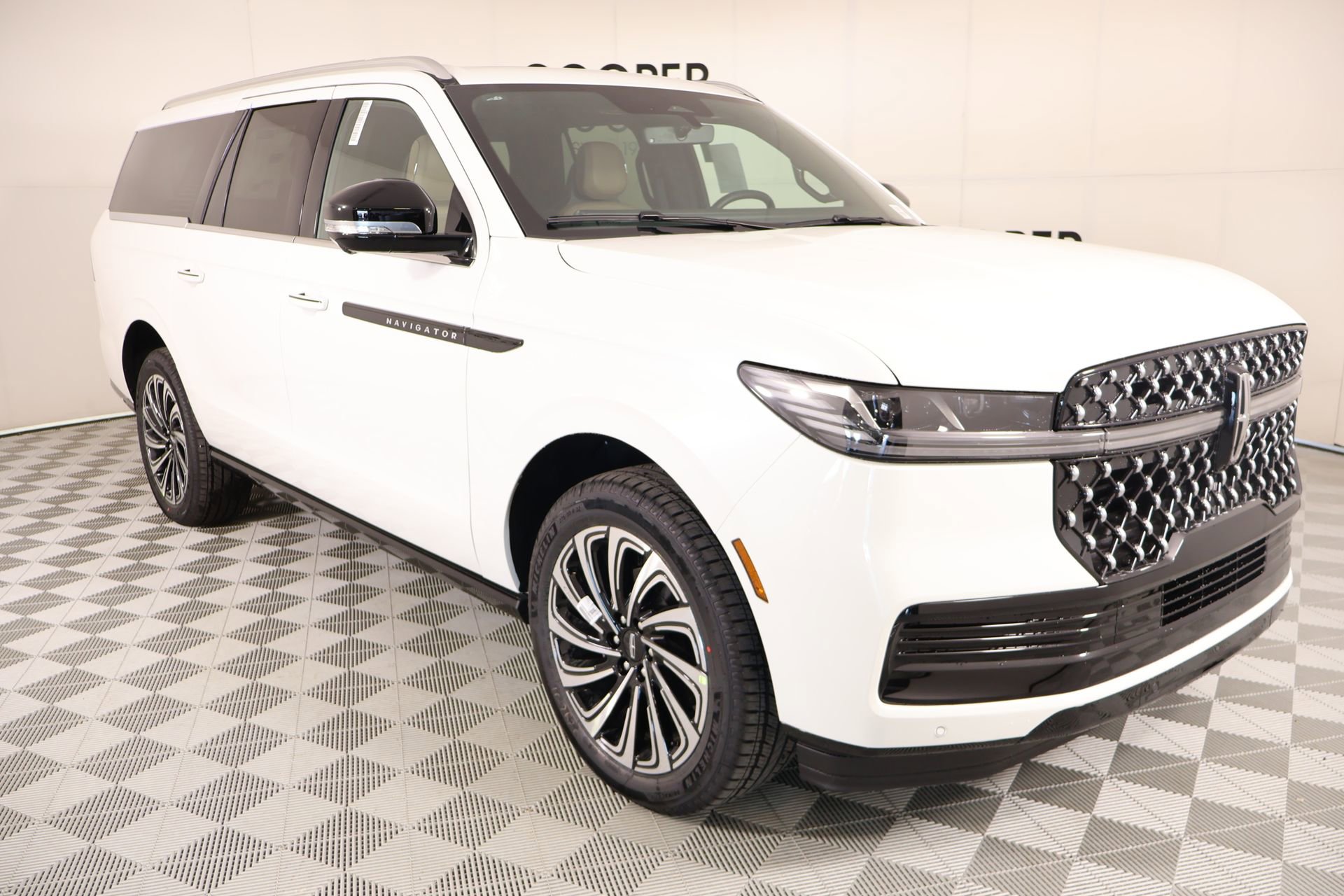 New 2026 Lincoln Navigator L Black Label AWD/4WD image 1