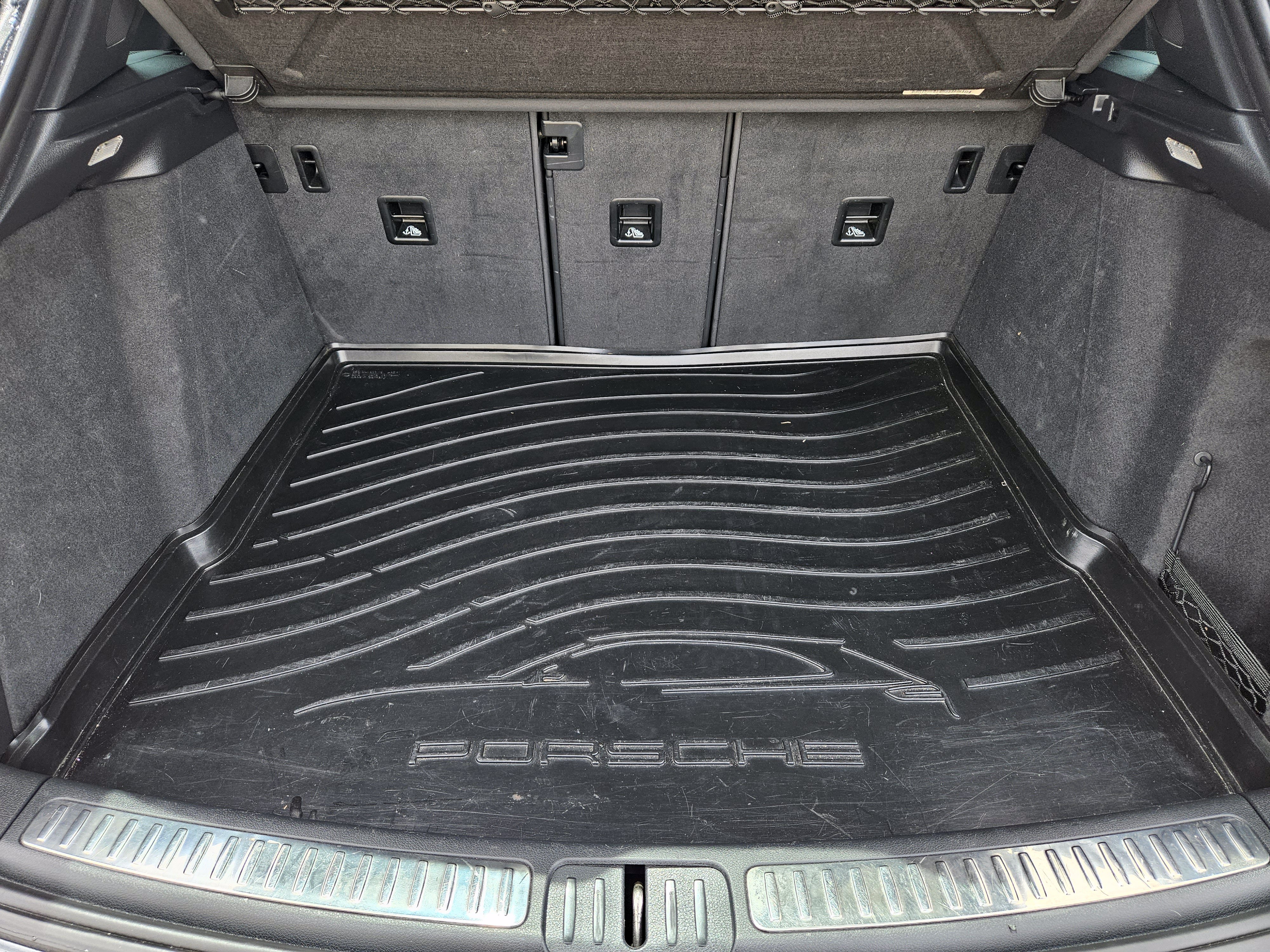 Used 2017 Porsche Macan Turbo AWD/4WD image 31