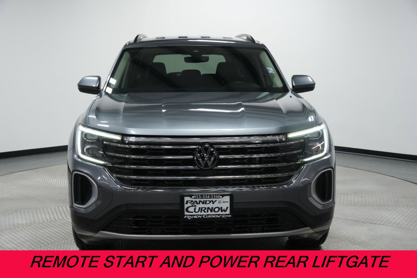 Used 2024 Volkswagen Atlas SE image 2