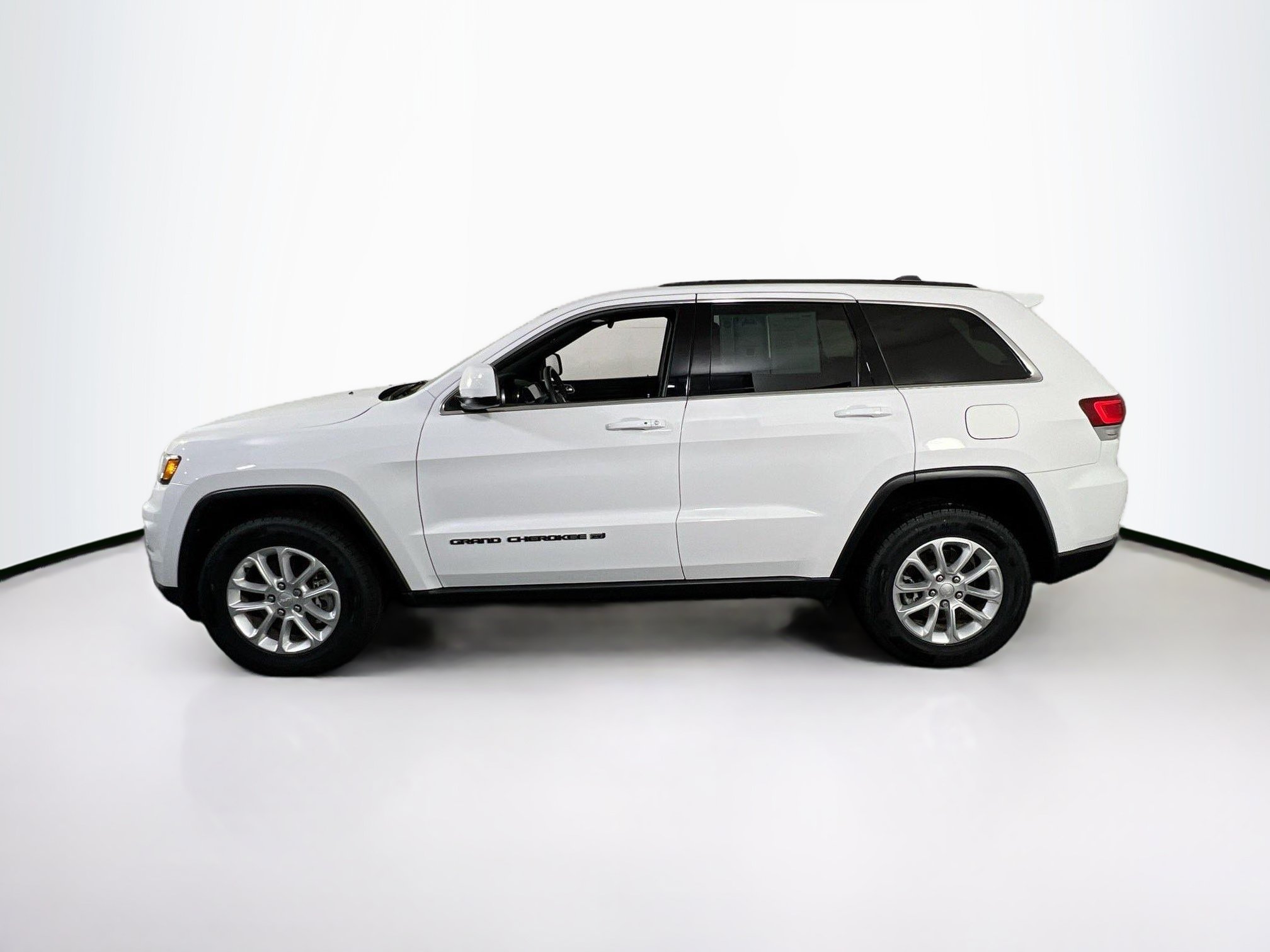 Used 2022 Jeep Grand Cherokee Laredo X AWD/4WD image 8