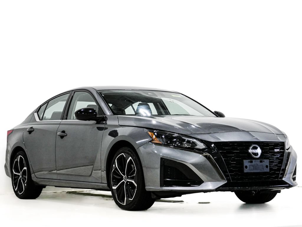 Used 2024 Nissan Altima 2.5 SR