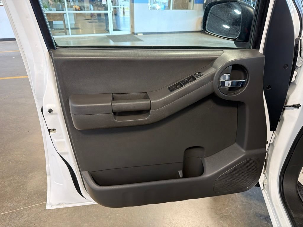 Used 2012 Nissan Xterra PRO-4X w/ Pro-4x Leather Pkg AWD/4WD image 22
