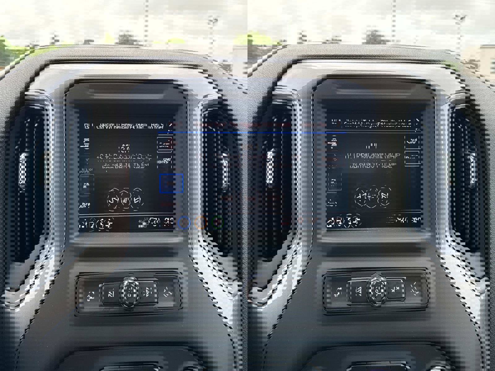 Used 2025 Chevrolet Silverado 1500 Custom image 17