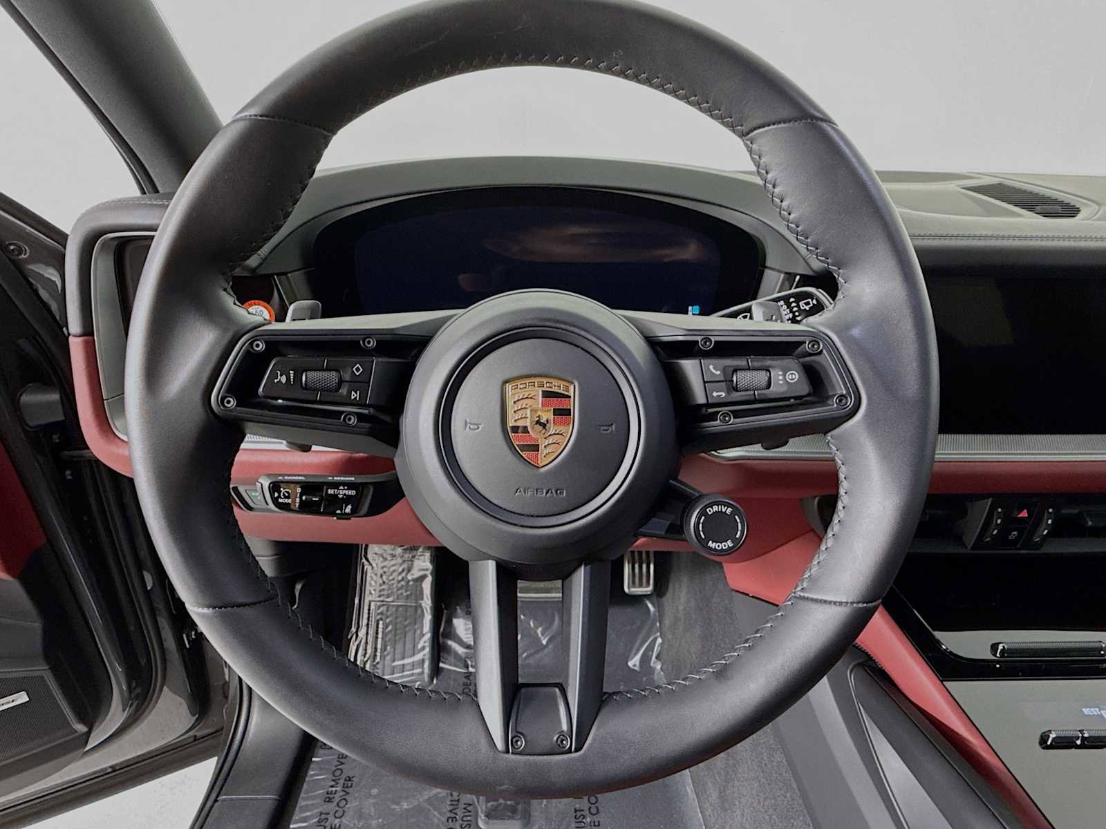 Certified 2025 Porsche Cayenne image 15