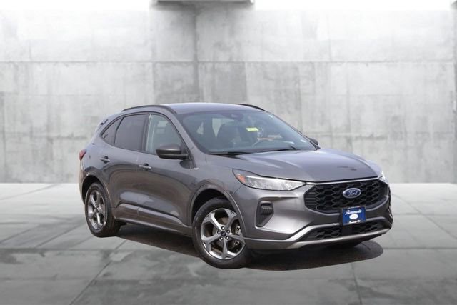Used 2024 Ford Escape ST-Line w/ Cold Weather Package image 2