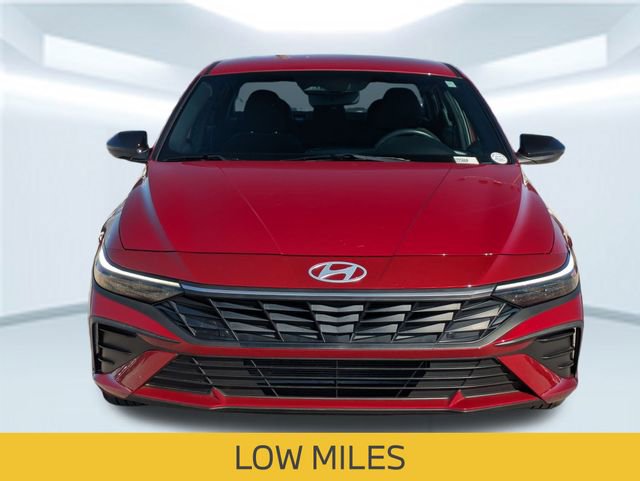 Used 2025 Hyundai Elantra Sport image 11