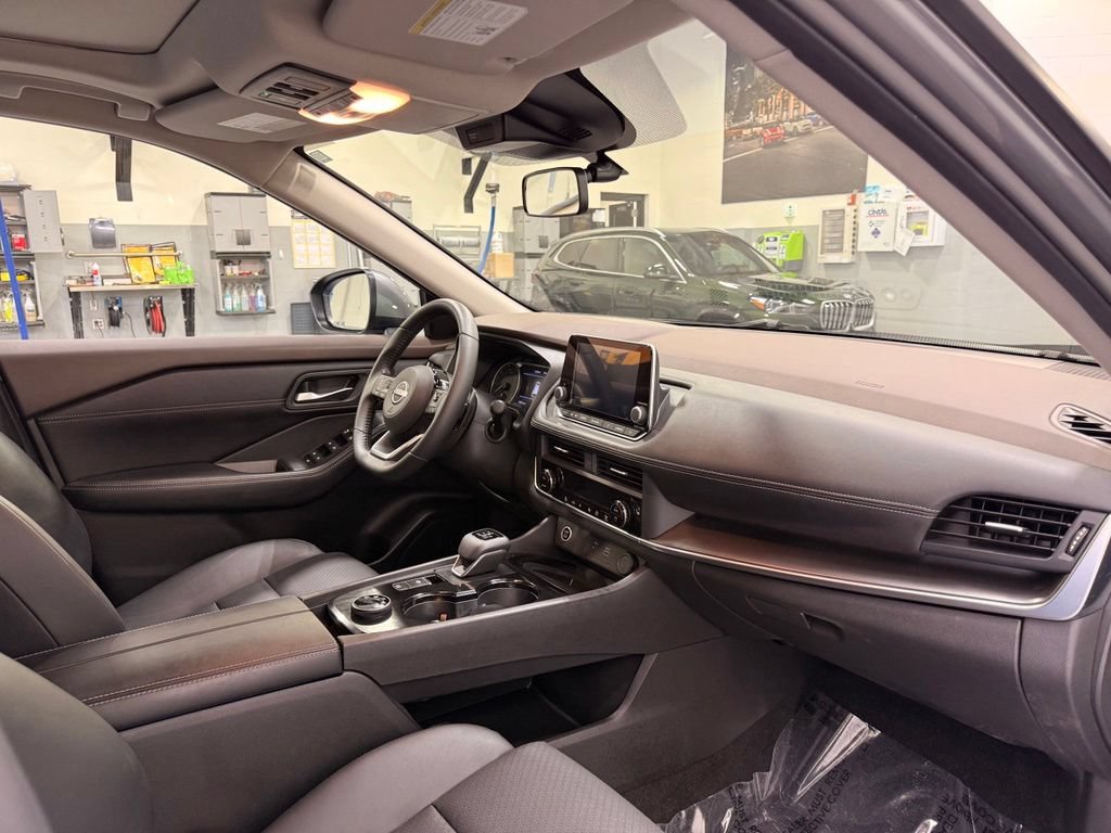 Used 2023 Nissan Rogue SV w/ SV Premium B Package AWD/4WD image 29