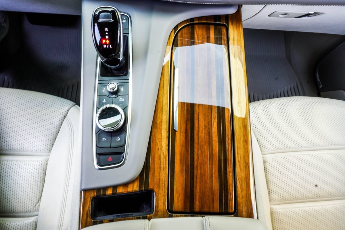 Used 2024 Cadillac Escalade ESV Sport Platinum w/ LPO, ONYX Package AWD/4WD image 18
