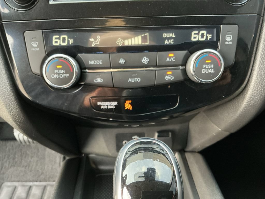 Used 2019 Nissan Rogue Sport SV w/ All-Weather Package AWD/4WD image 17