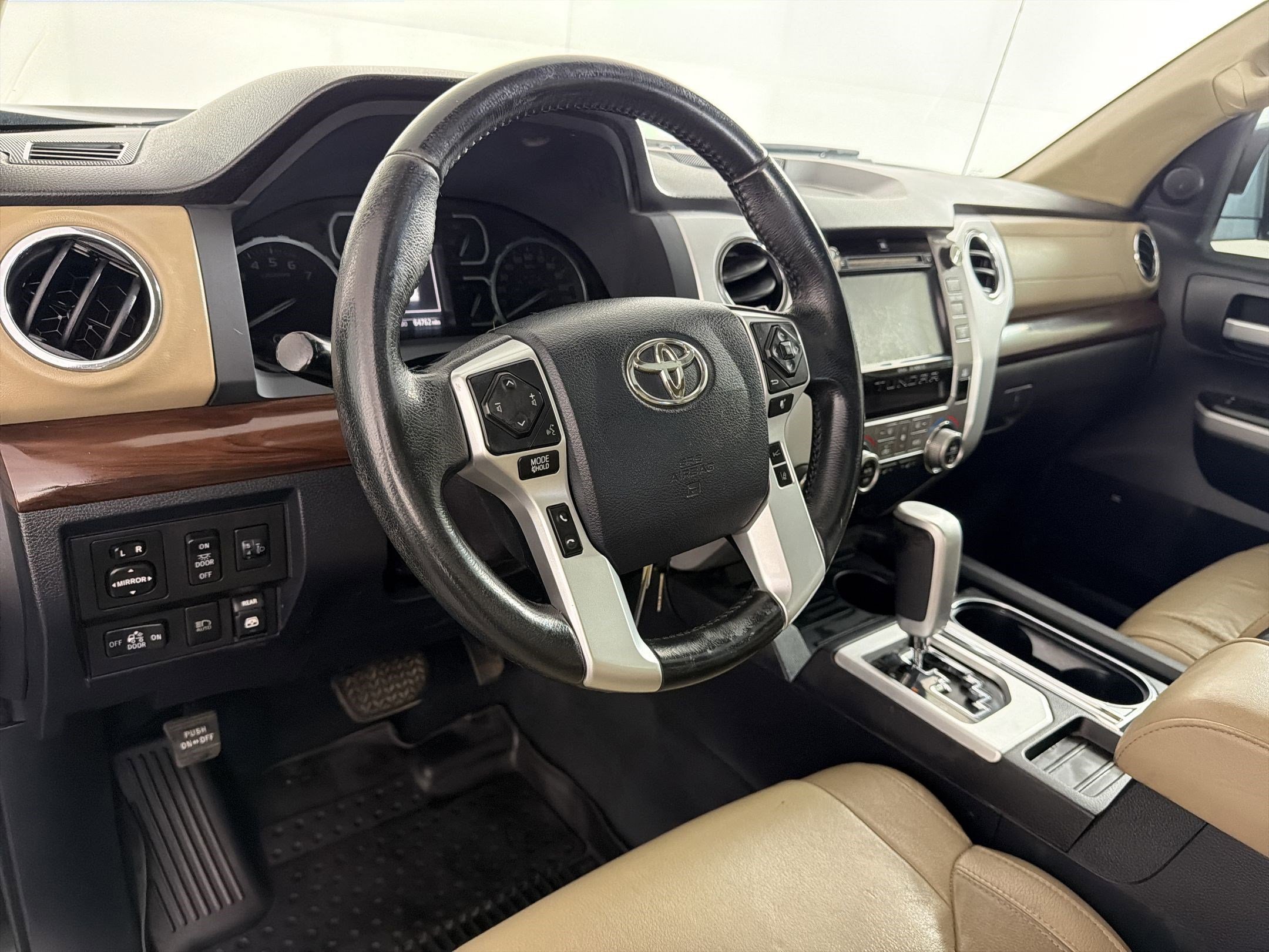 Used 2018 Toyota Tundra Limited w/ Limited Premium Package AWD/4WD image 4