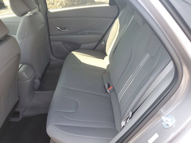 Certified 2023 Hyundai Elantra SEL FWD image 11