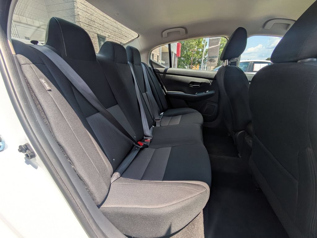 Used 2025 Nissan Sentra SV FWD image 27
