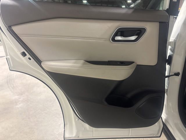 Used 2021 Nissan Rogue SL image 12