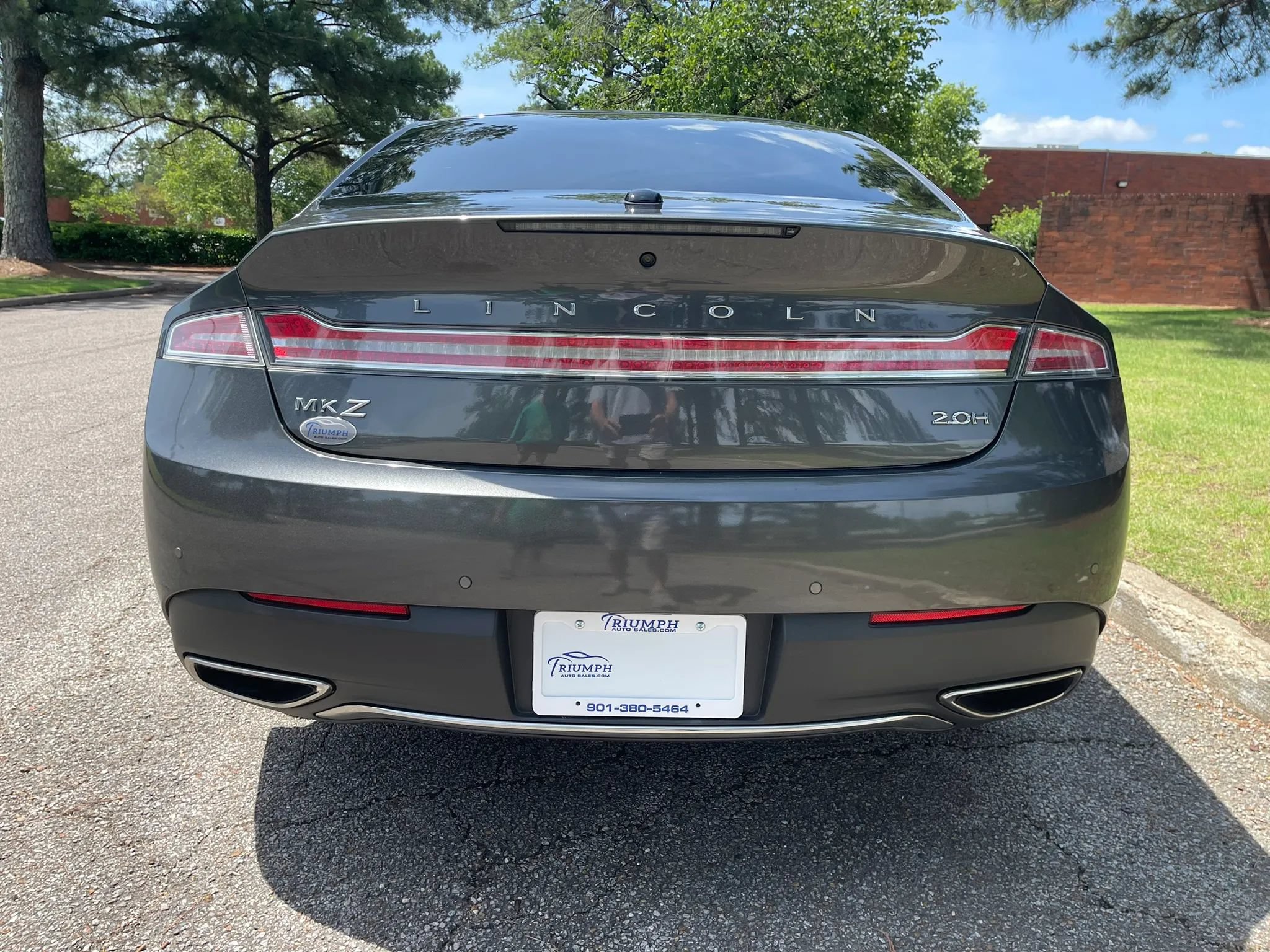 Used 2017 Lincoln MKZ Reserve FWD image 4