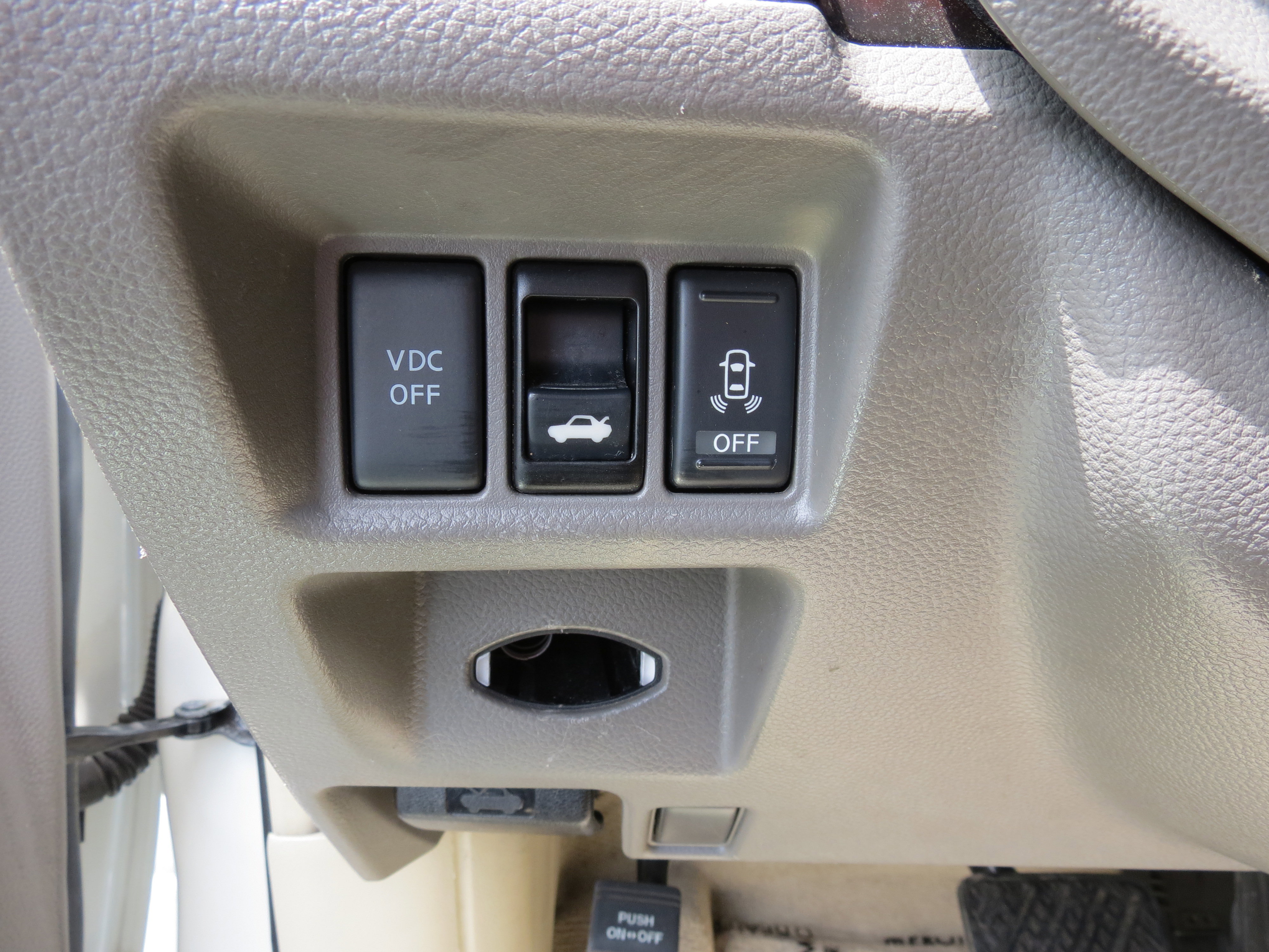 Used 2010 INFINITI G37 x w/ Premium Pkg image 18