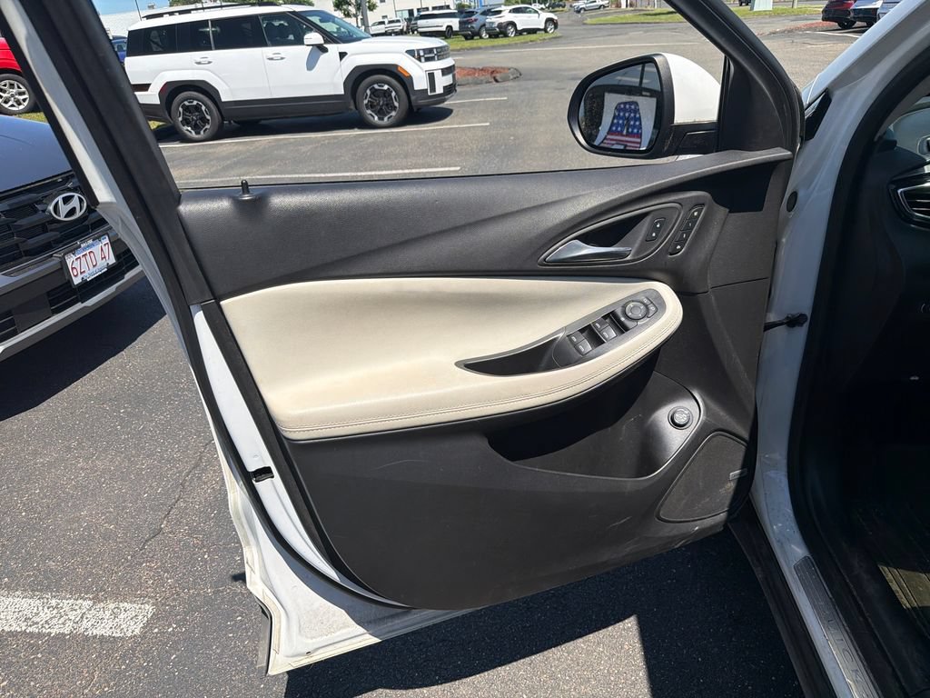Used 2022 Buick Encore GX Essence w/ Advanced Technology Package AWD/4WD image 11