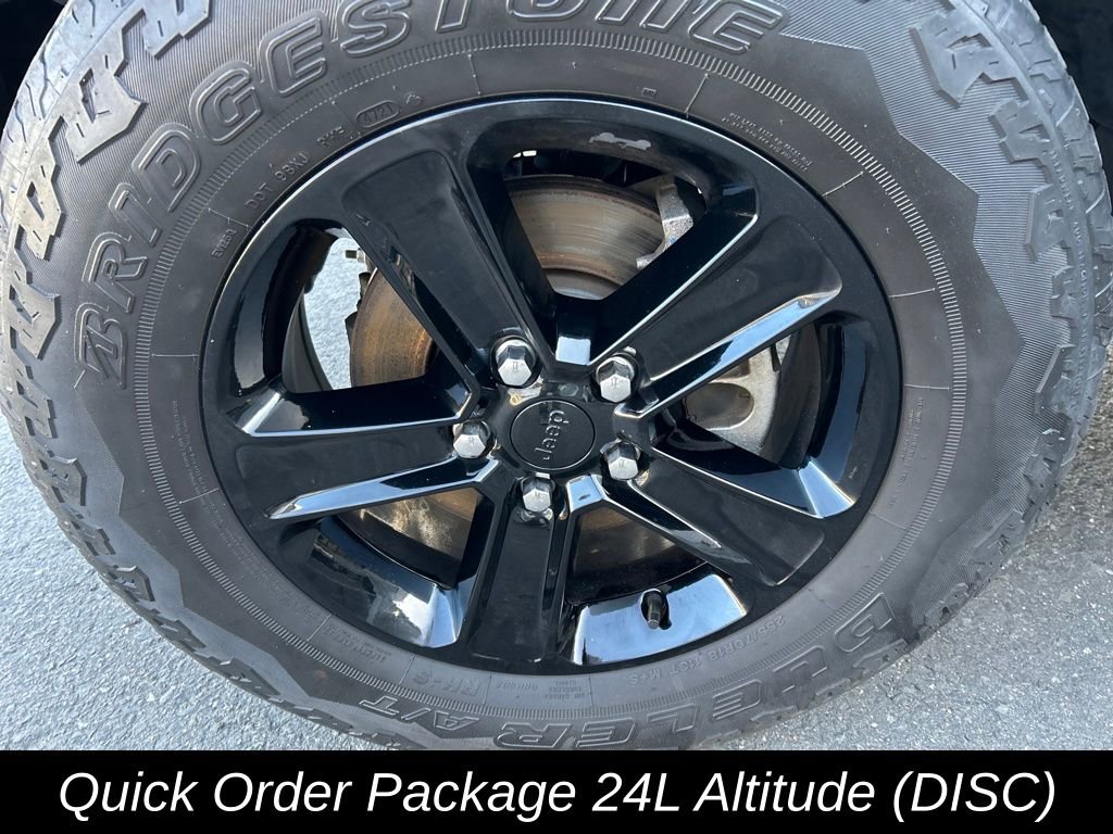 Used 2022 Jeep Wrangler Unlimited Sahara image 9