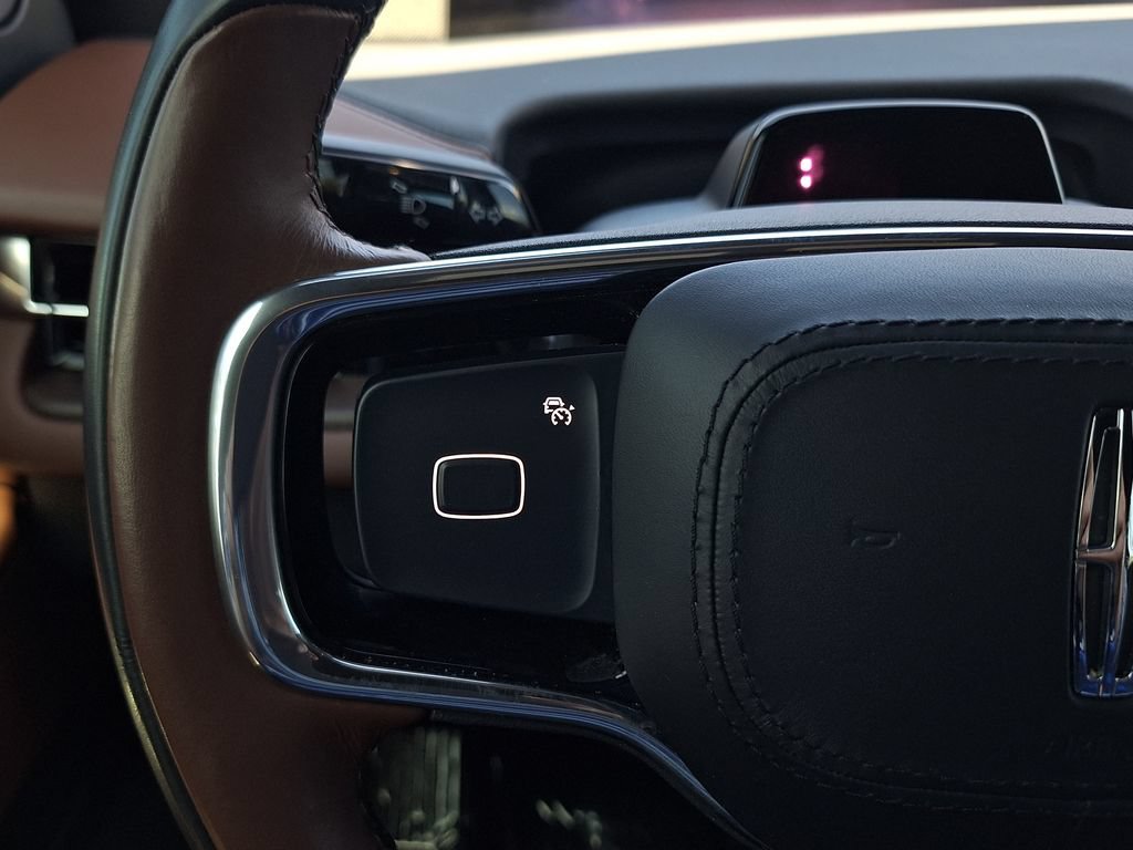 Used 2025 Lincoln Navigator Reserve AWD/4WD image 18