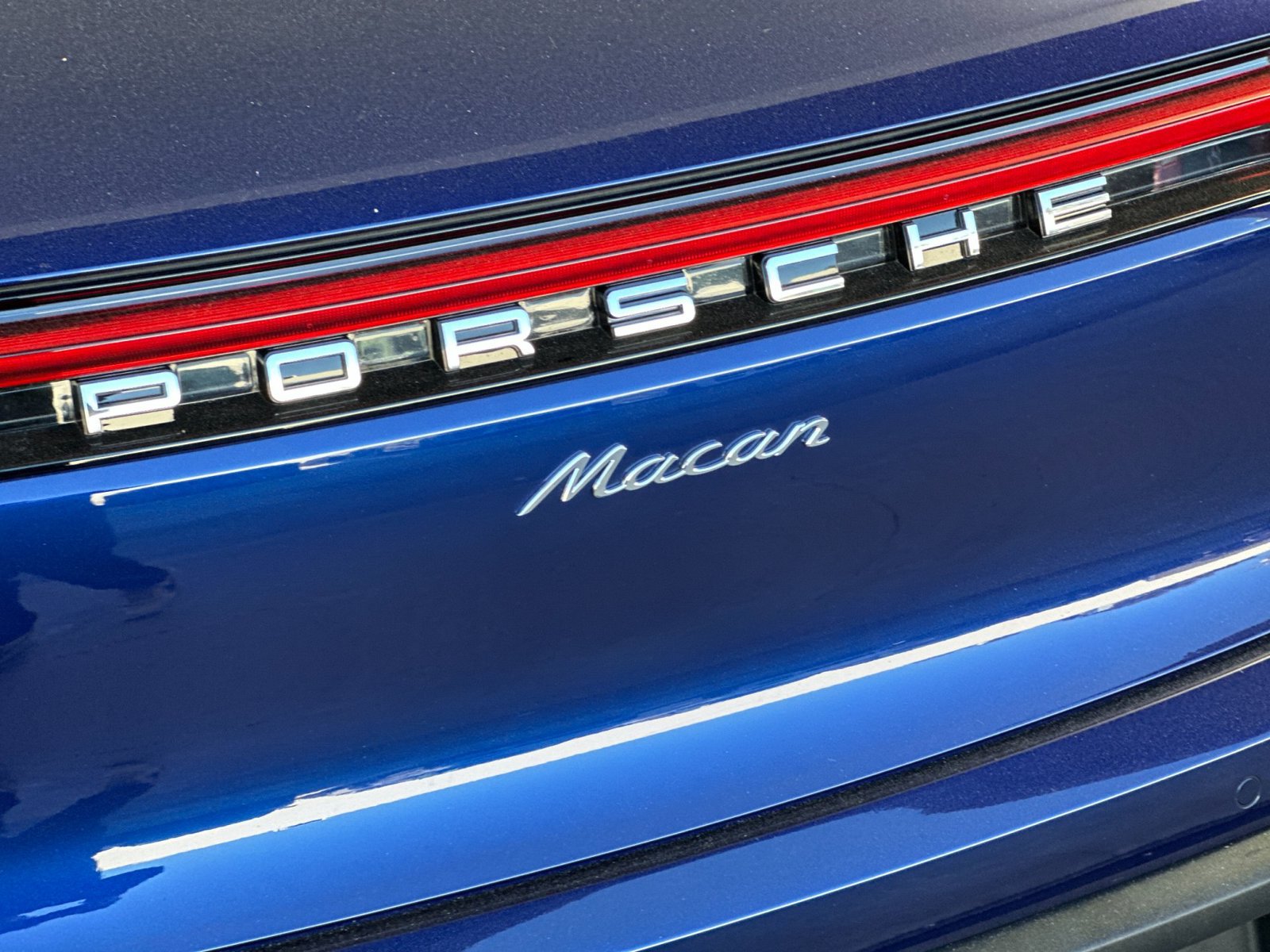 Certified 2026 Porsche Macan AWD/4WD image 34
