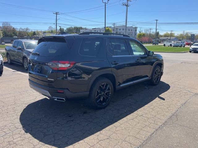 Used 2025 Honda Pilot Touring image 16