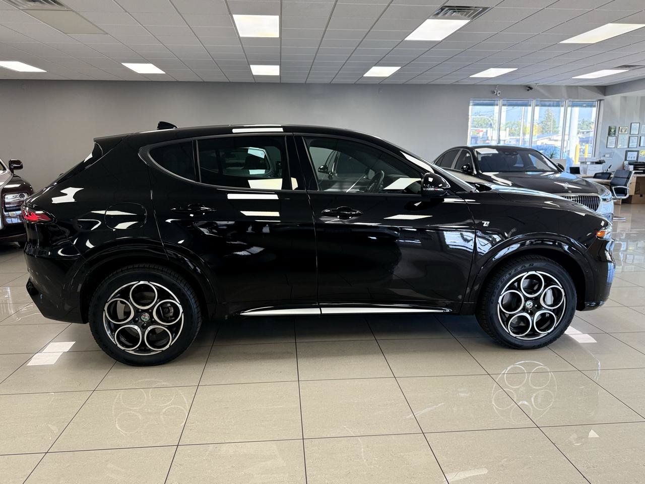 Used 2024 Alfa Romeo Tonale Ti AWD/4WD image 3