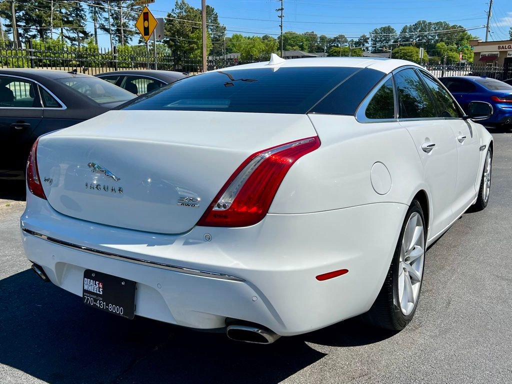 Used 2013 Jaguar XJ AWD image 9