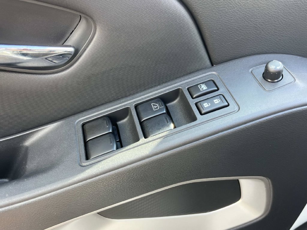 Used 2023 Nissan Frontier SV w/ Technology Package RWD image 31