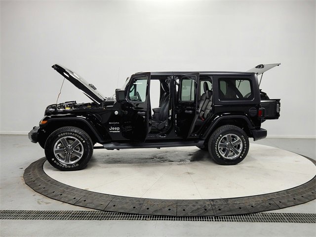 Used 2018 Jeep Wrangler Unlimited Sahara image 12