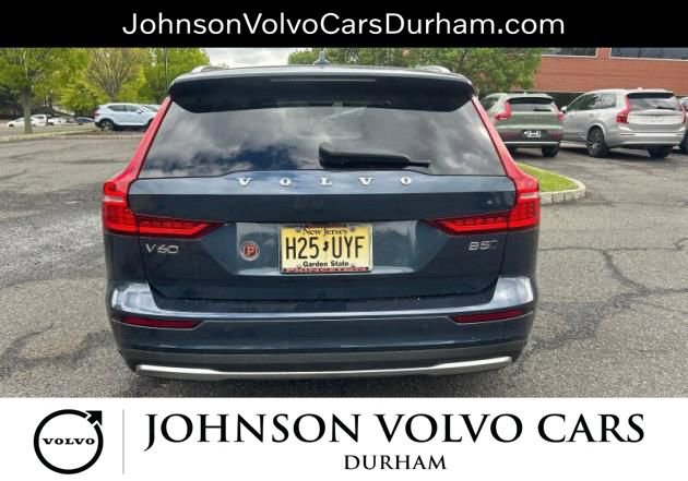 Used 2025 Volvo V60 B5 Cross Country Plus AWD/4WD image 5
