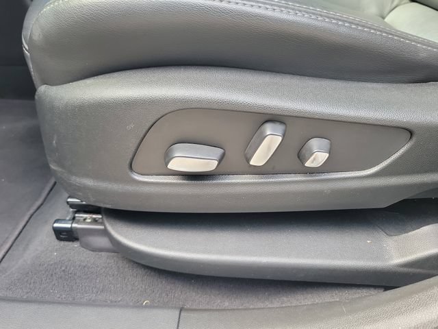 Used 2024 Cadillac XT6 Premium Luxury FWD image 16