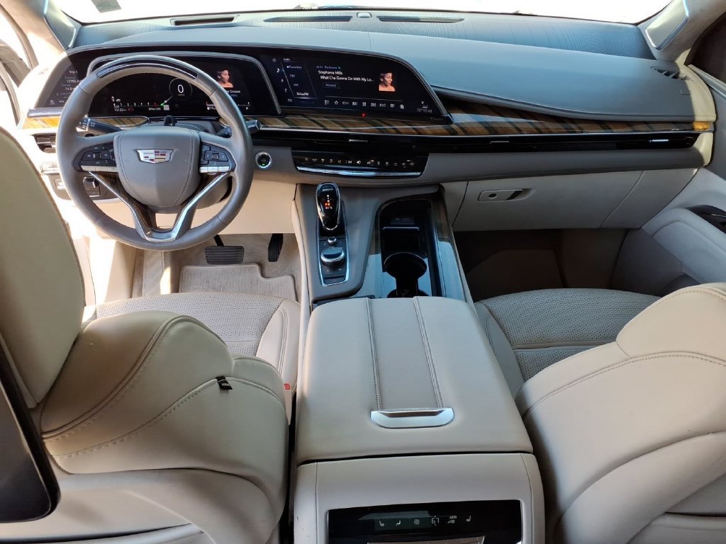 Used 2022 Cadillac Escalade Sport Platinum w/ LPO, ONYX Package AWD/4WD image 16