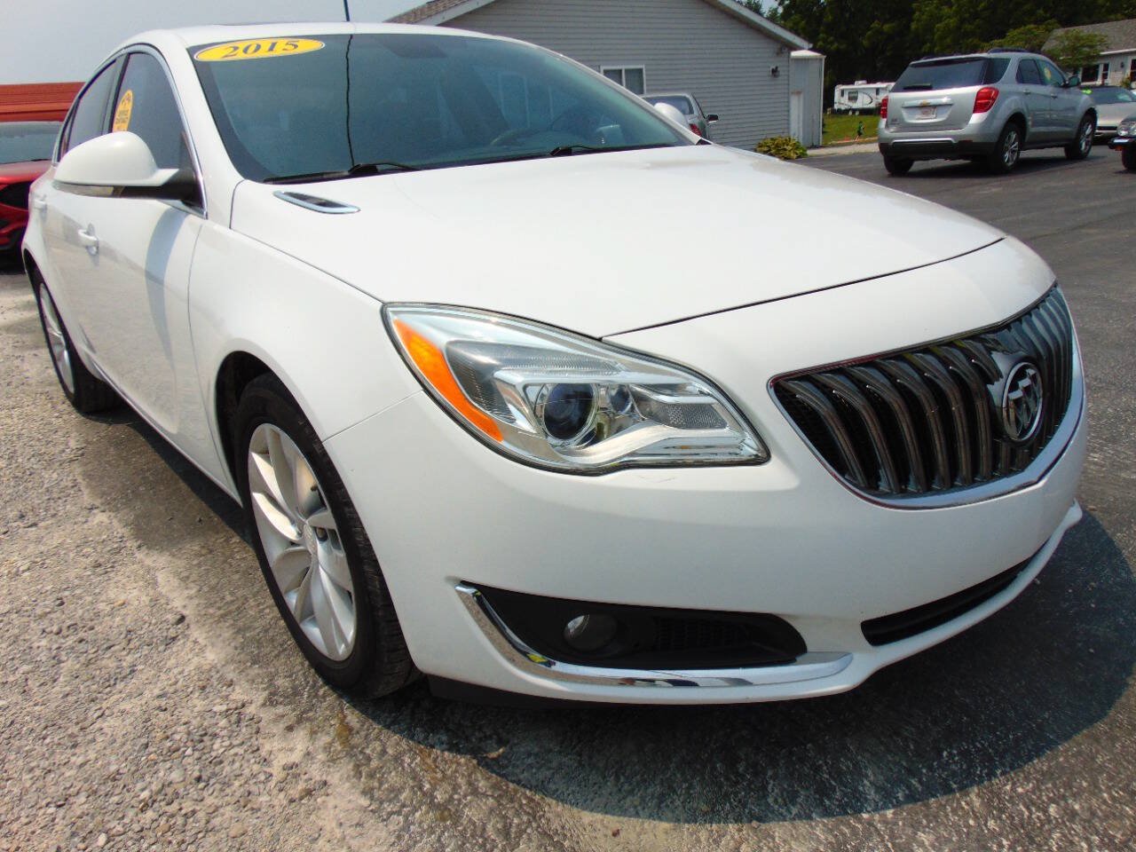 Used 2015 Buick Regal FWD image 2