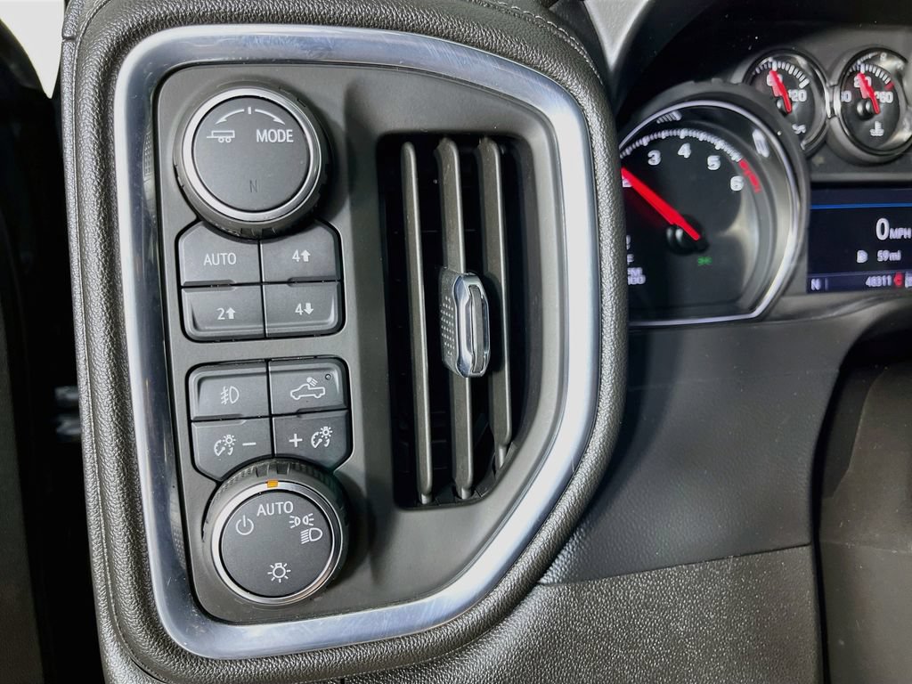 Used 2021 Chevrolet Silverado 1500 LT Trail Boss w/ Convenience Package II AWD/4WD image 13