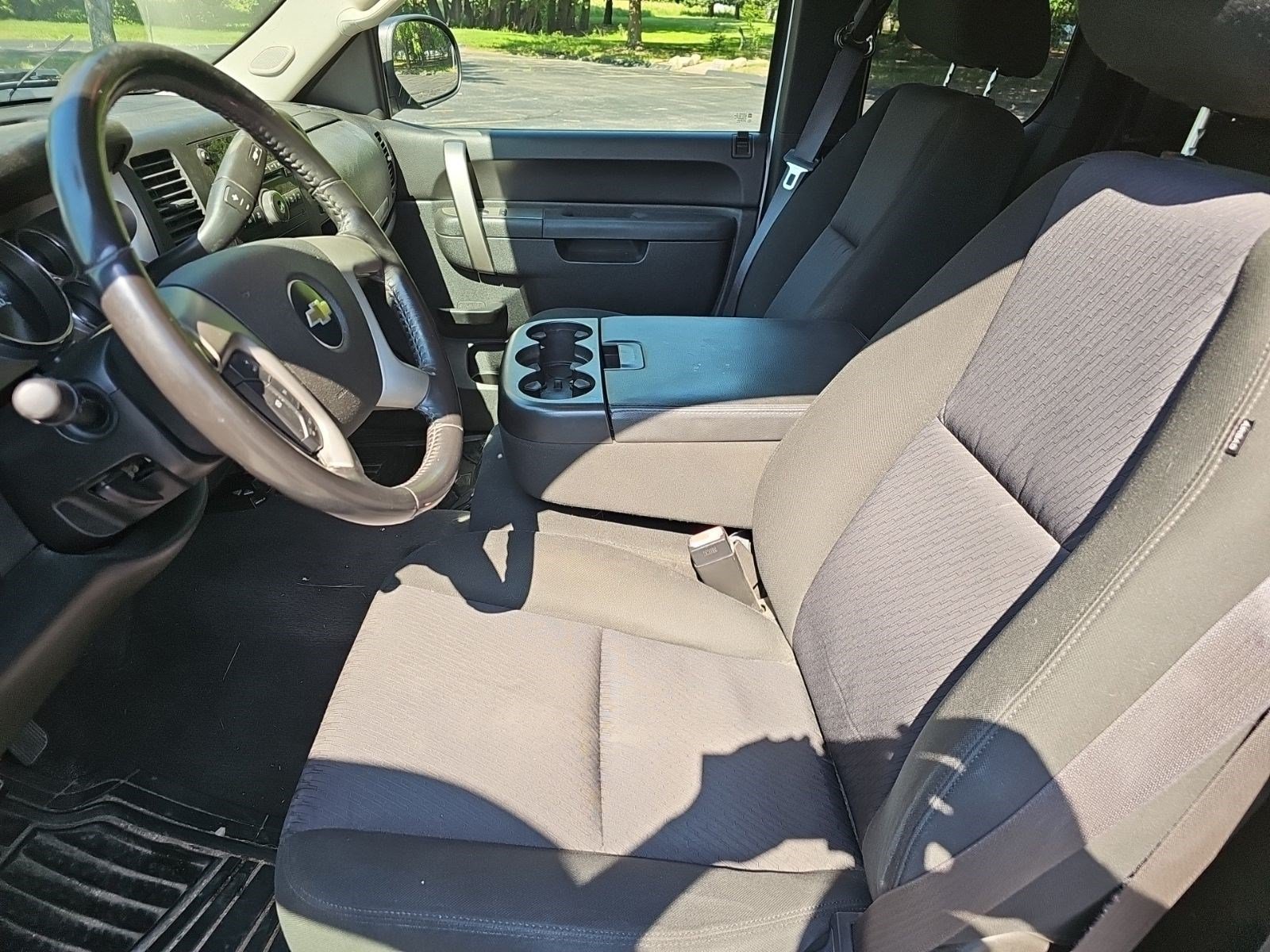 Used 2010 Chevrolet Silverado 1500 LT w/ Power Pack Plus AWD/4WD image 16