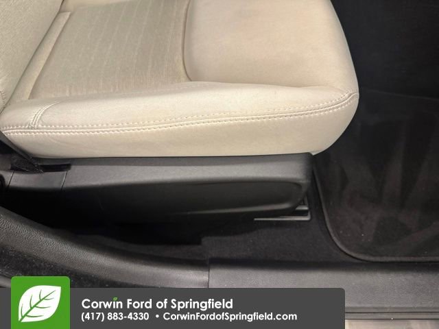 Used 2022 Chrysler 300 Touring w/ Sport Appearance Package image 11