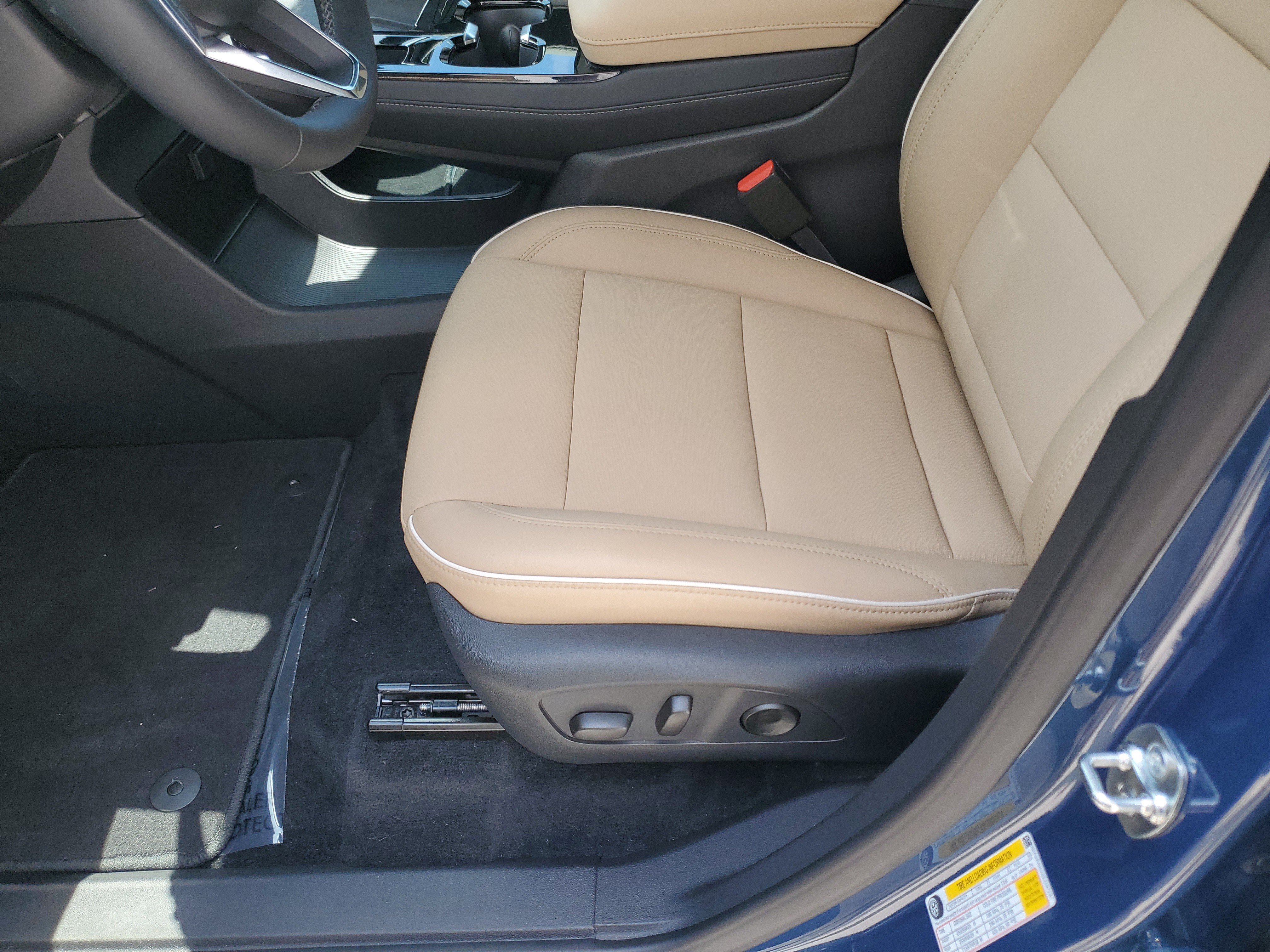 Used 2025 Buick Enclave Preferred FWD image 21