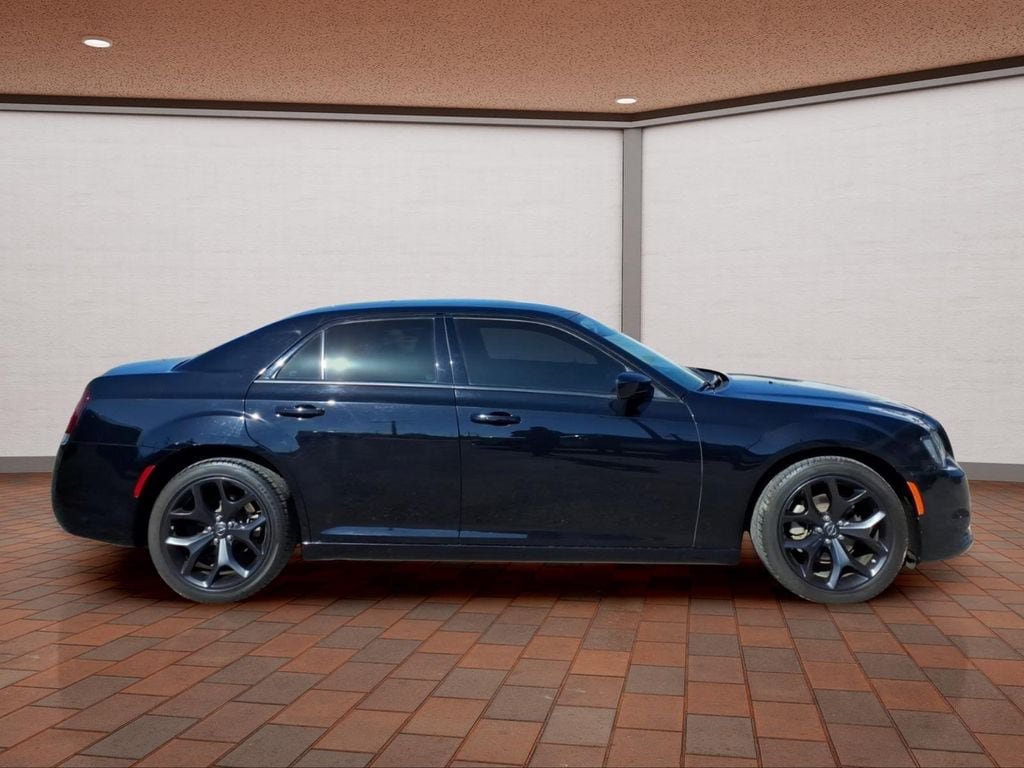 Used 2023 Chrysler 300 Touring w/ Sport Appearance Package RWD image 6