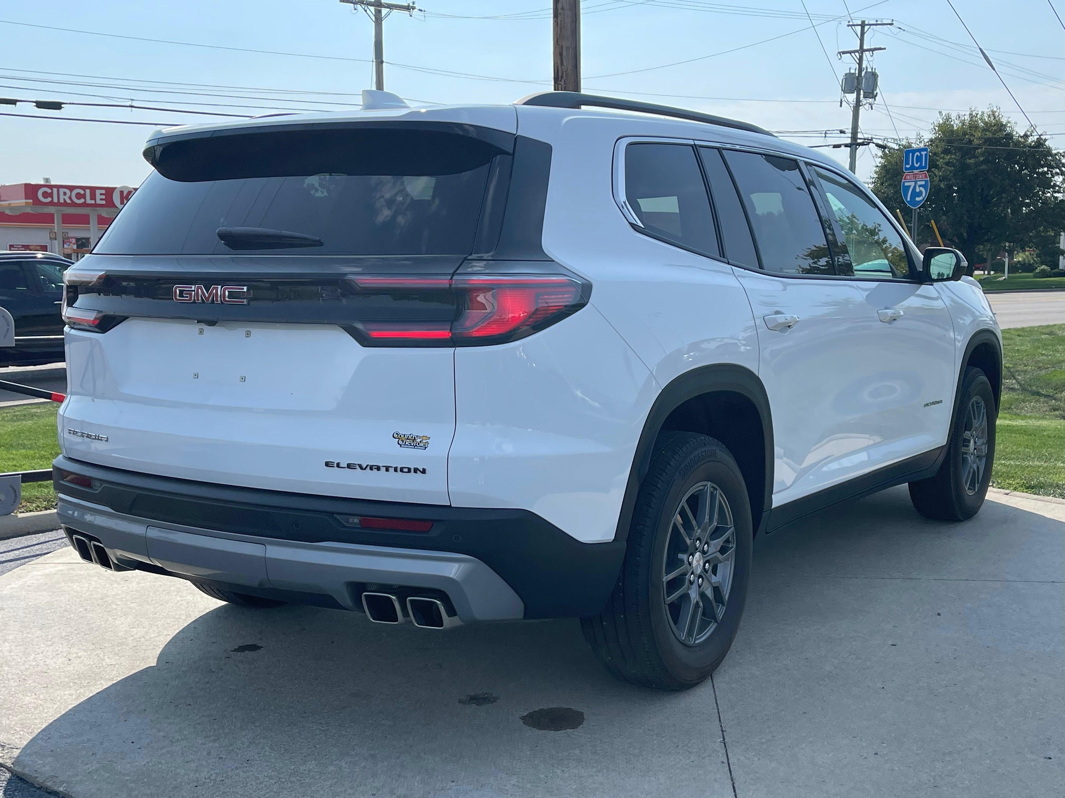 Used 2025 GMC Acadia Elevation FWD image 7