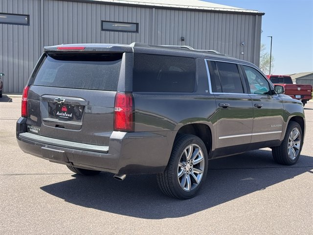 Used 2018 Chevrolet Suburban LT w/ LT Signature Package AWD/4WD image 5
