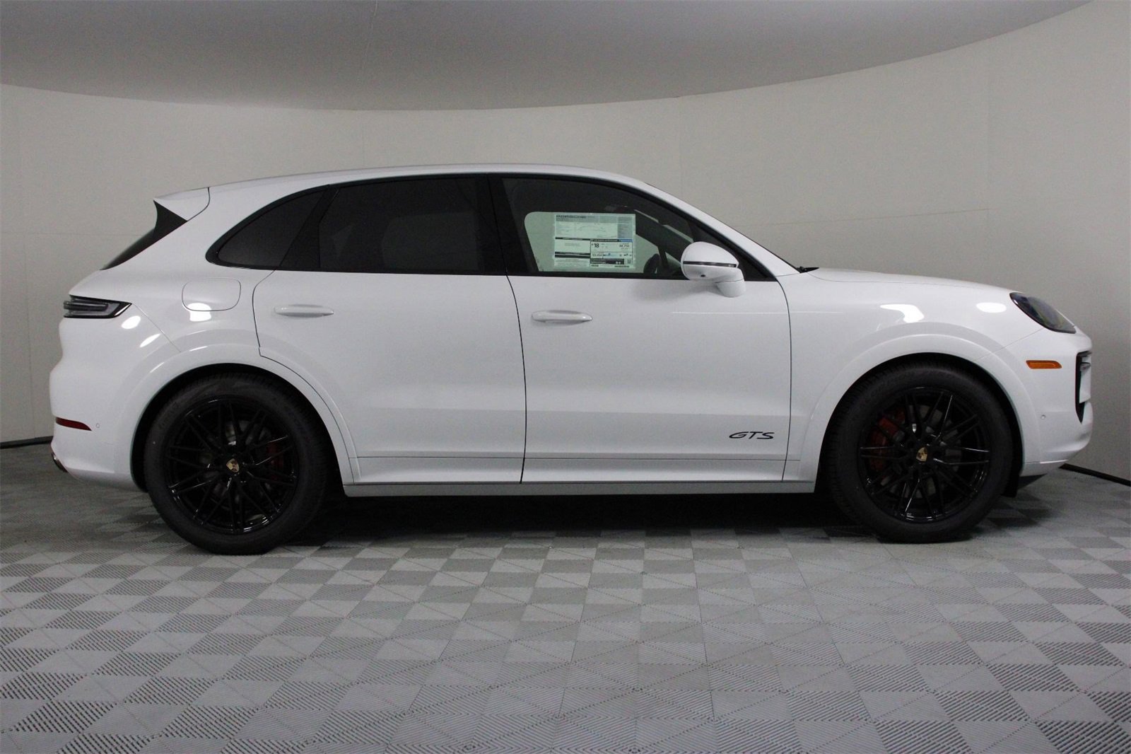 New 2026 Porsche Cayenne GTS image 8