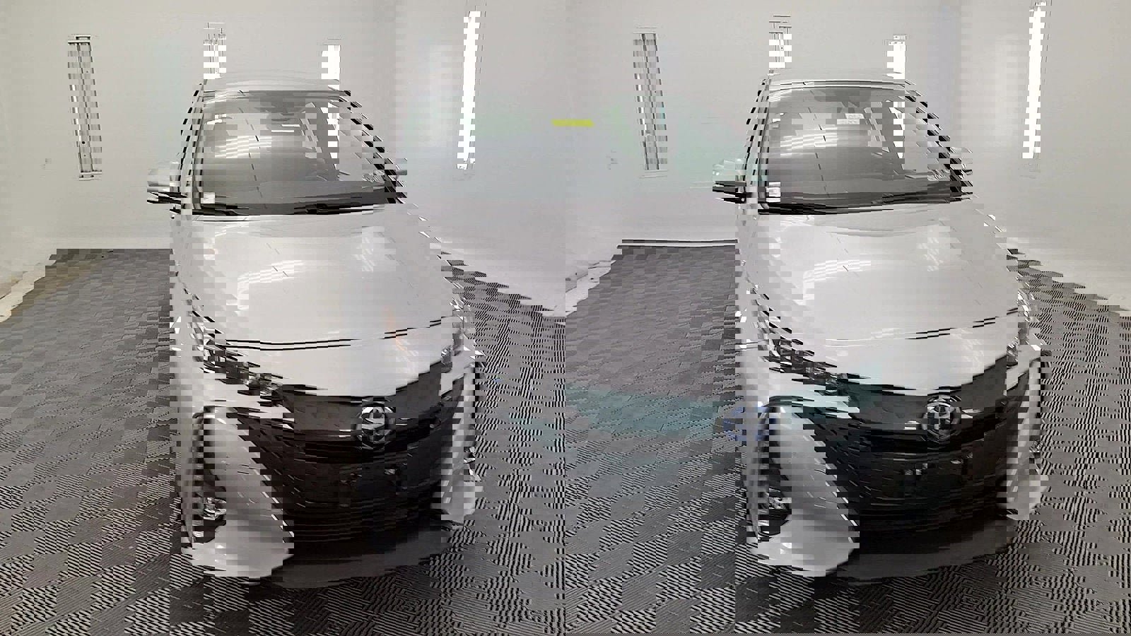 Used 2018 Toyota Prius Prime Advanced image 7