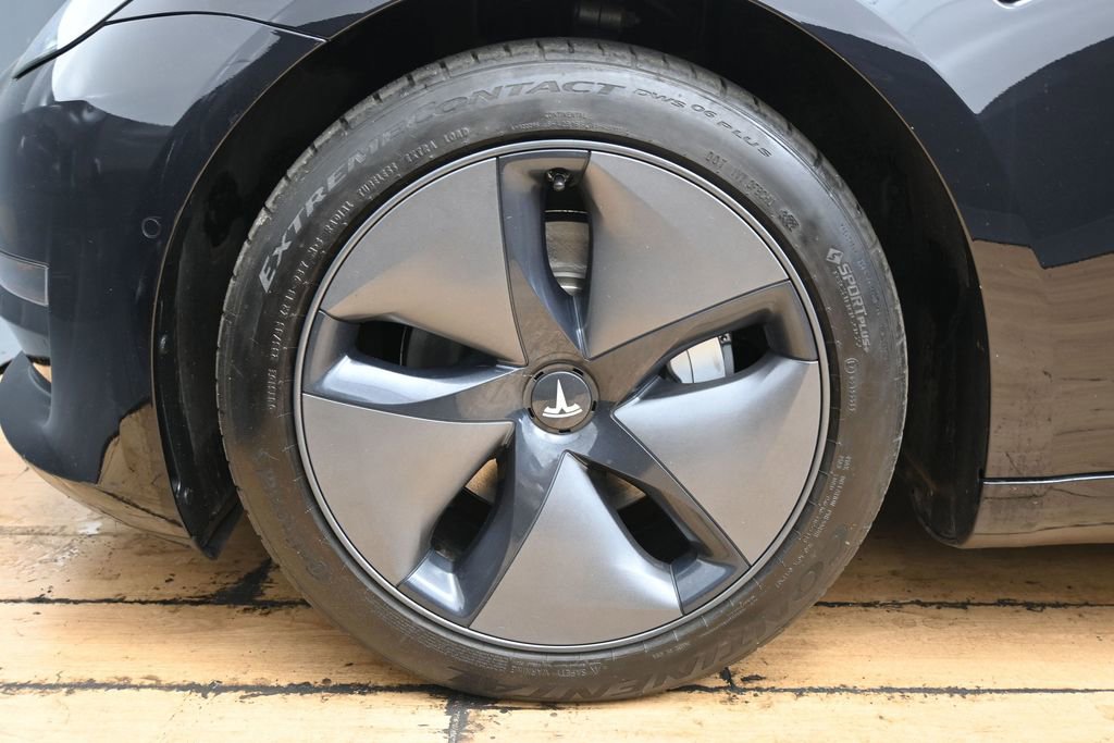 Used 2018 Tesla Model 3 Long Range RWD image 12