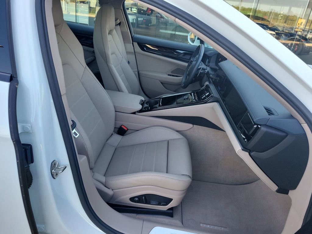 Used 2025 Porsche Panamera 4 image 17