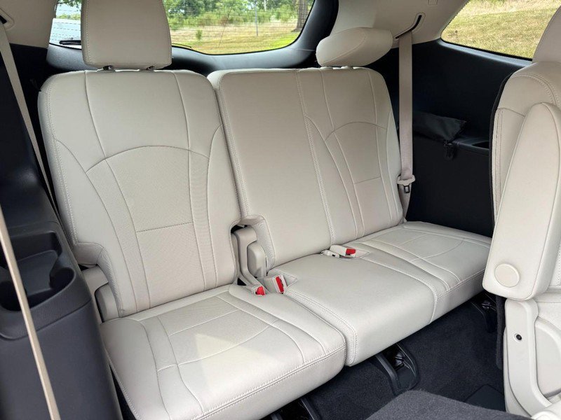 Used 2024 Buick Enclave Essence w/ Technology Package image 11