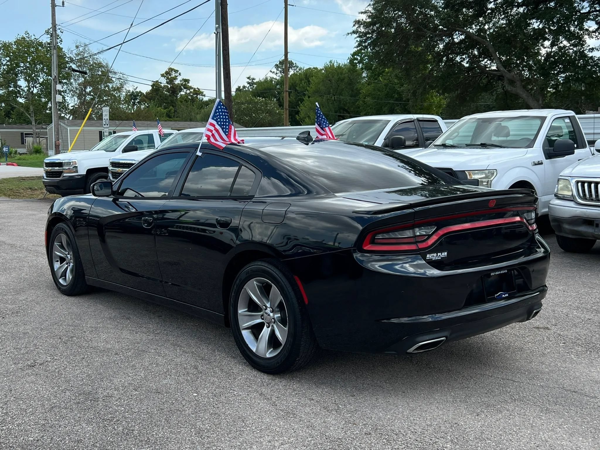 Used 2015 Dodge Charger SXT w/ Plus Group RWD image 8