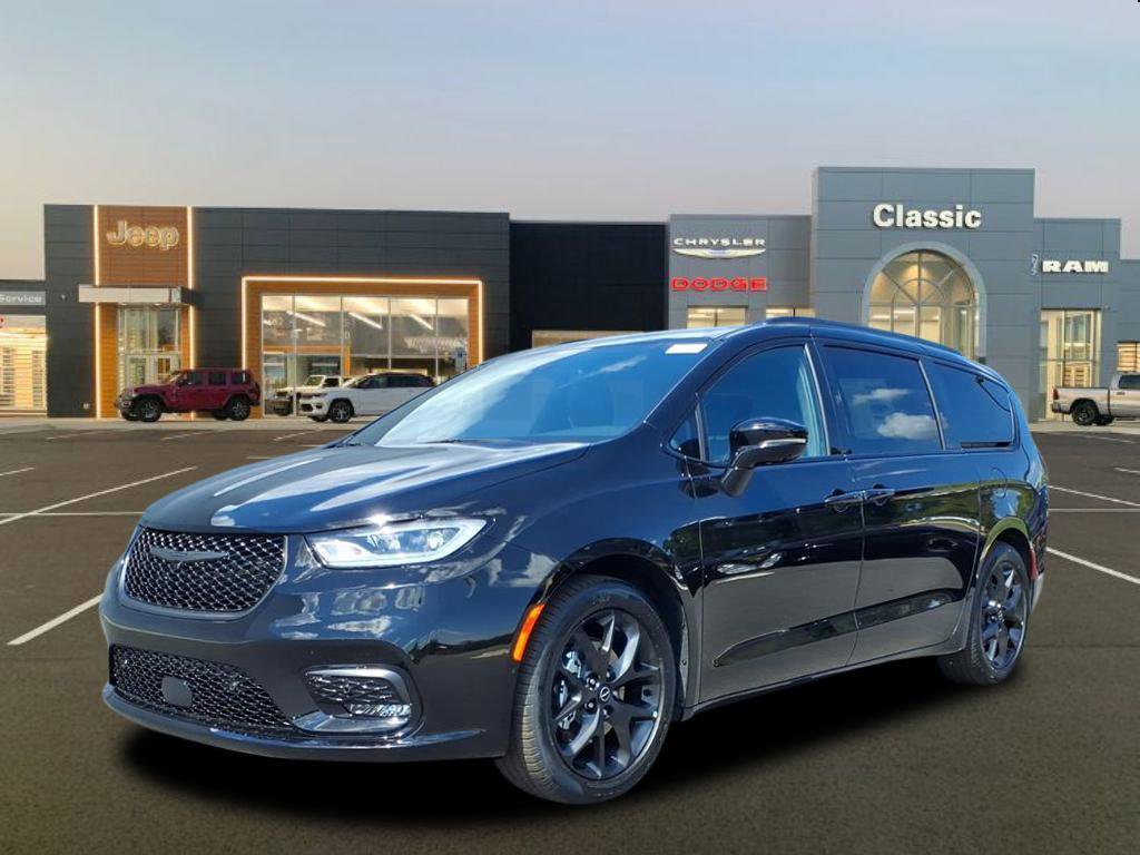 New 2026 Chrysler Pacifica Limited w/ S Appearance Package image 1