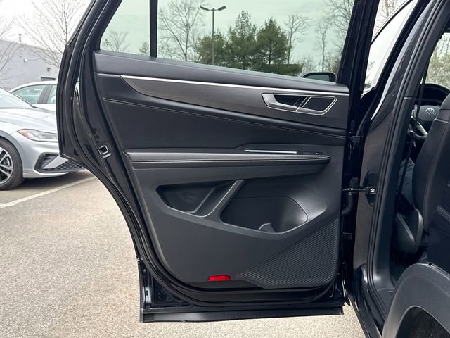 Certified 2025 Volkswagen Atlas Cross Sport SE image 24