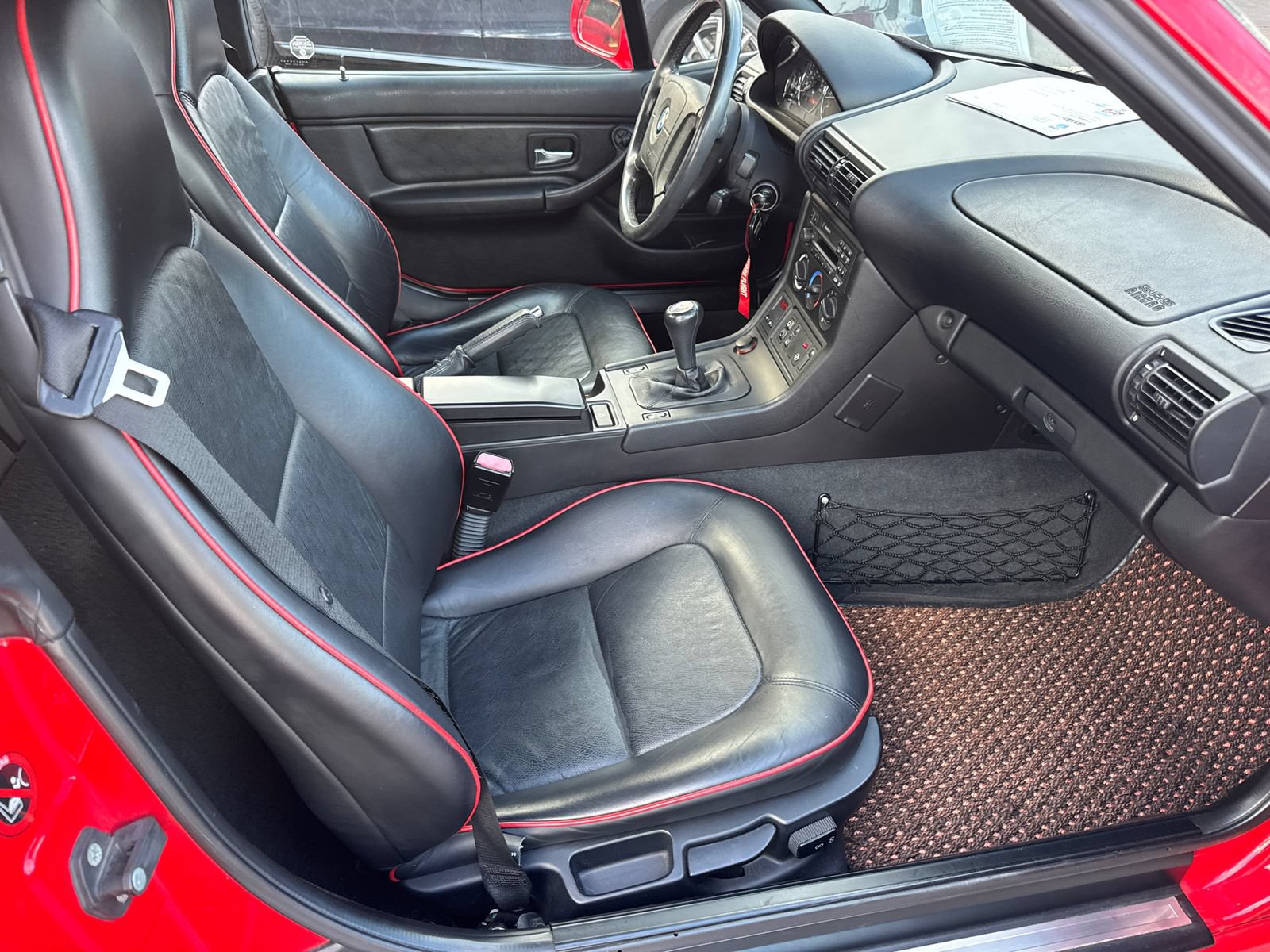 Used 1998 BMW Z3 2.8 RWD image 10