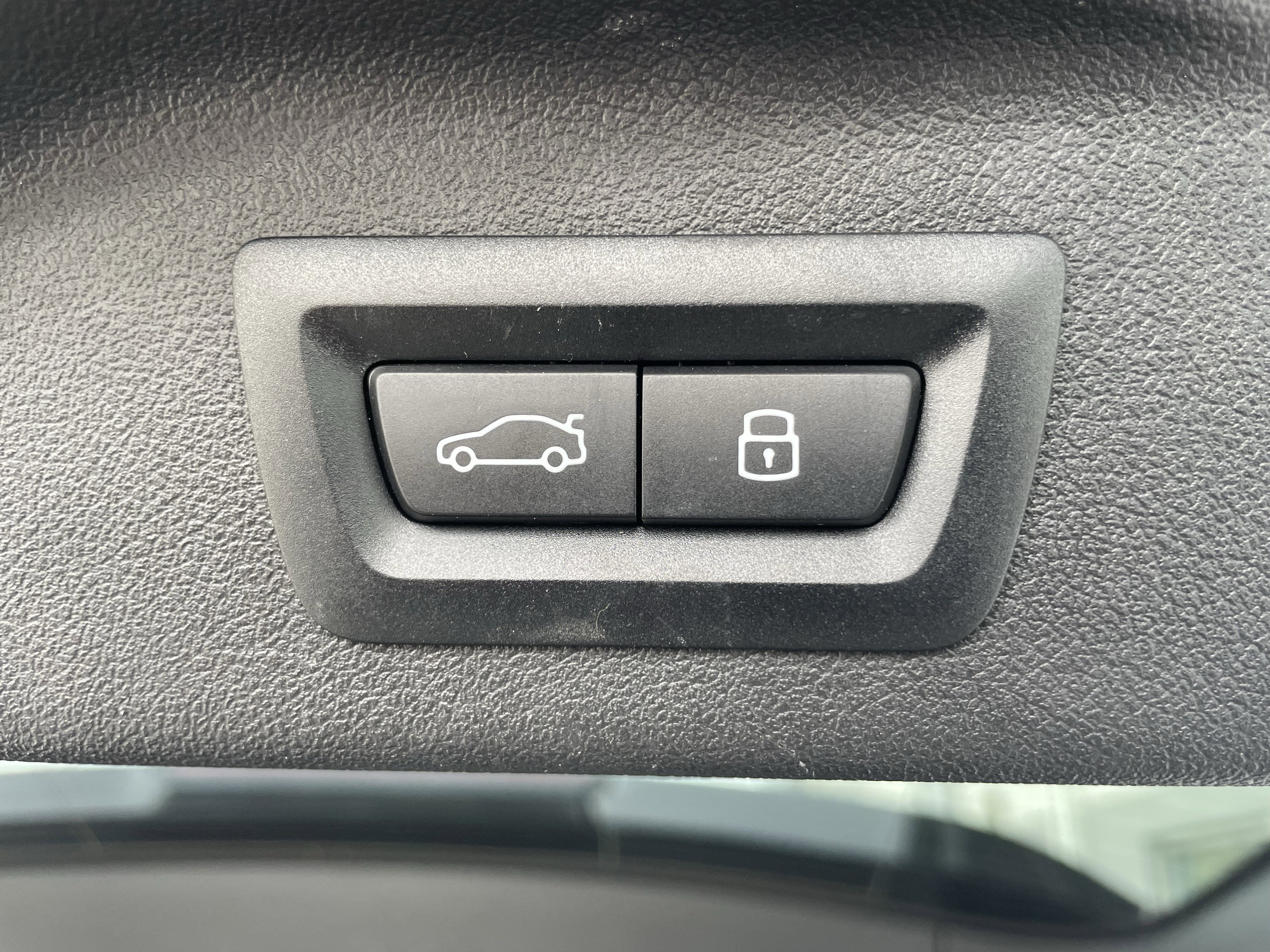 Used 2025 BMW ALPINA XB7 image 41