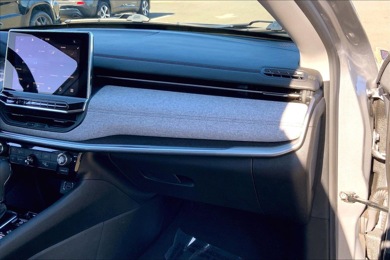 Certified 2022 Jeep Compass Latitude image 17